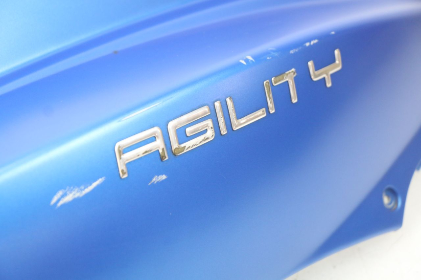 photo de RIGHT REAR SIDE PANEL KYMCO AGILITY 4T 50 (2018 - 2022) - Markings and original references