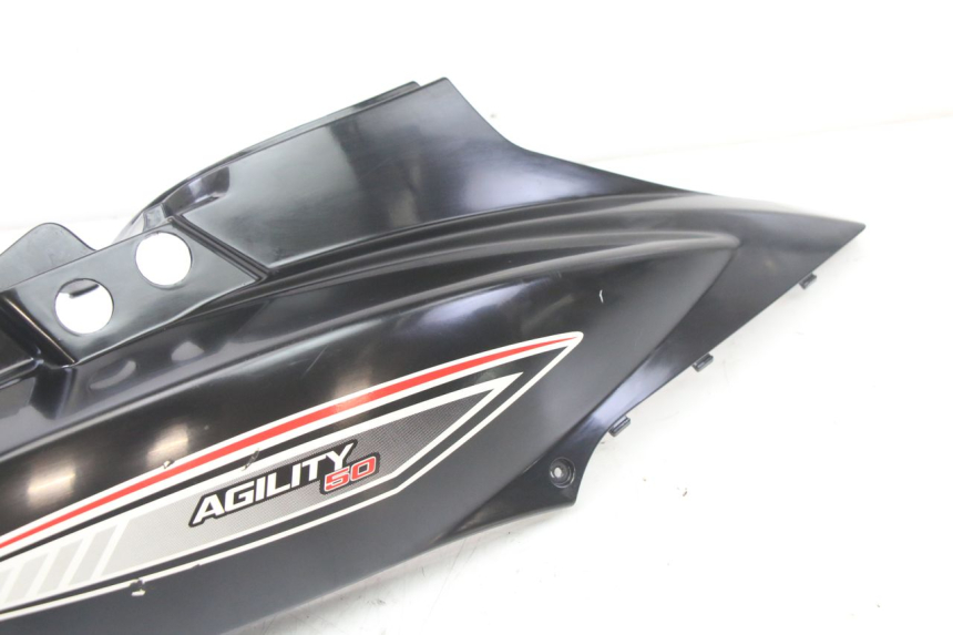 photo de RIGHT REAR SIDE PANEL KYMCO AGILITY 4T 50 (2005 - 2018) - Zoom on usage condition