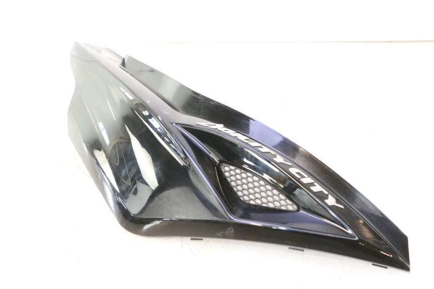 photo de REAR RIGHT PANEL KYMCO AGILITY CITY 16P 125 (2015 - 2024) - Fixing points details