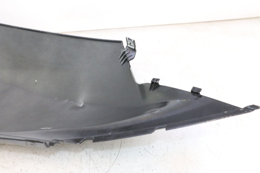 photo de REAR RIGHT PANEL APRILIA ATLANTIC S 125 (2010 - 2013) - Detailed visual inspection