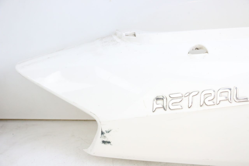 photo de RIGHT REAR SIDE PANEL JONWAY AZTRAL 125 (2008 - 2017) - High-resolution close-up