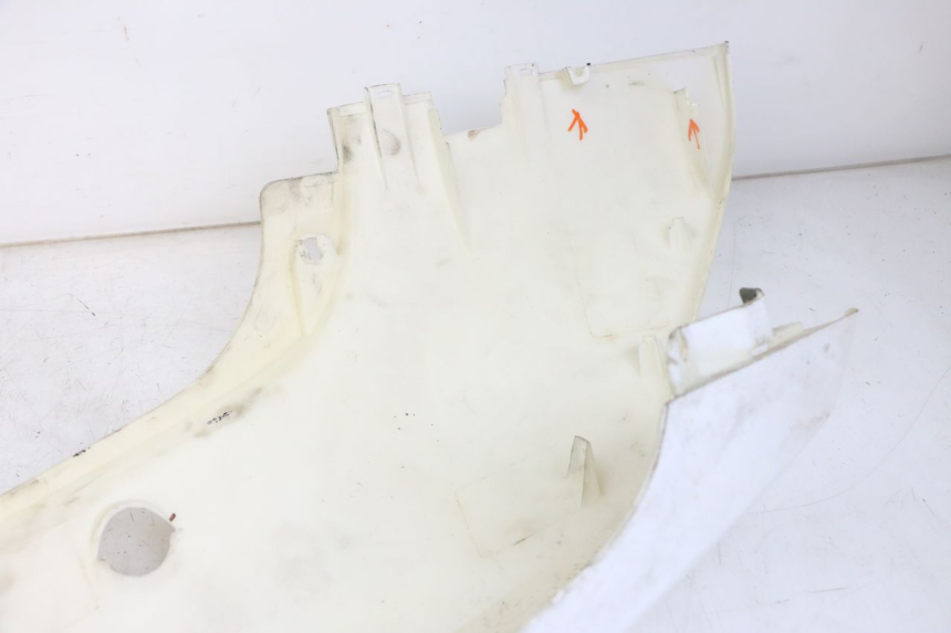 photo de RIGHT REAR SIDE PANEL JONWAY AZTRAL 125 (2008 - 2017) - Technical close-up