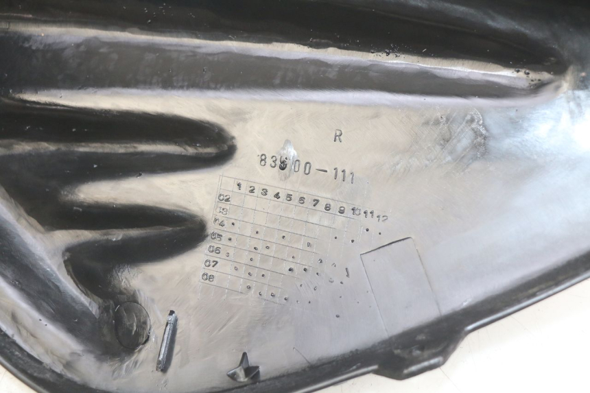 photo de RIGHT REAR SIDE PANEL MBK BOOSTER NEXT GENERATION 50 (1995 - 1998) - Zoom on usage condition