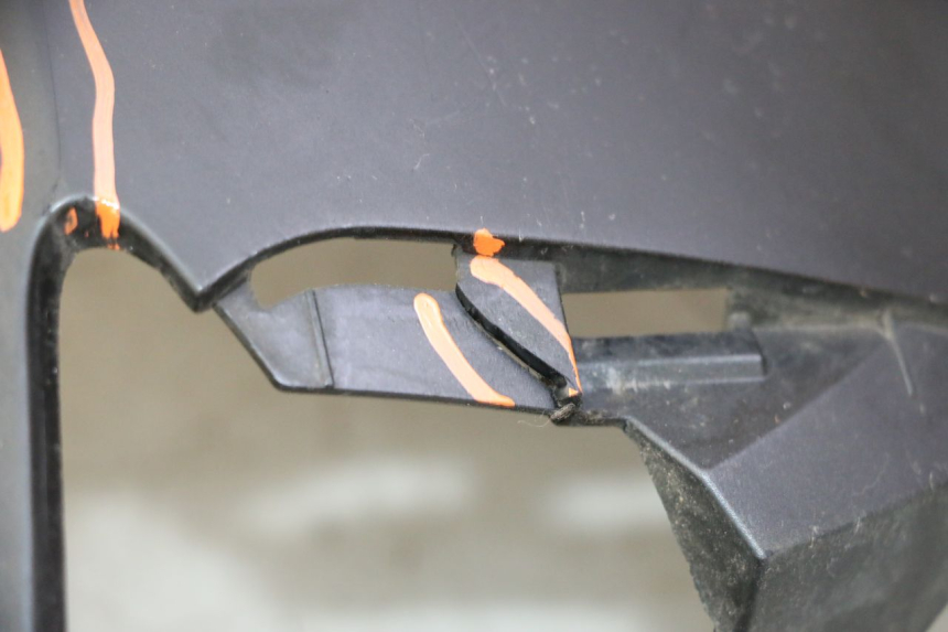 photo de REAR RIGHT PANEL SUZUKI BURGMAN 125 (2007 - 2014) - Zoom on usage condition