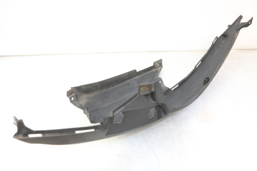 photo de REAR RIGHT PANEL SUZUKI BURGMAN 125 (2007 - 2014) - Technical close-up
