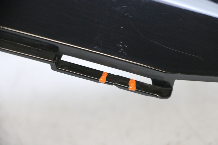 photo de REAR RIGHT PANEL SUZUKI BURGMAN 125 (2007 - 2014) - Surface and material condition