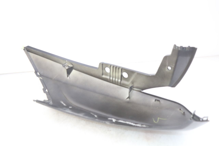 photo de RIGHT REAR SIDE PANEL PEUGEOT CITYSTAR 125 (2011 - 2017) - Zoom on usage condition