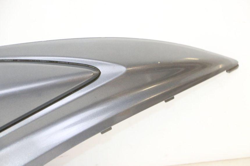 photo de REAR RIGHT PANEL YAMAHA CYGNUS X INJECTION 125 (2007 - 2013) - High-resolution close-up