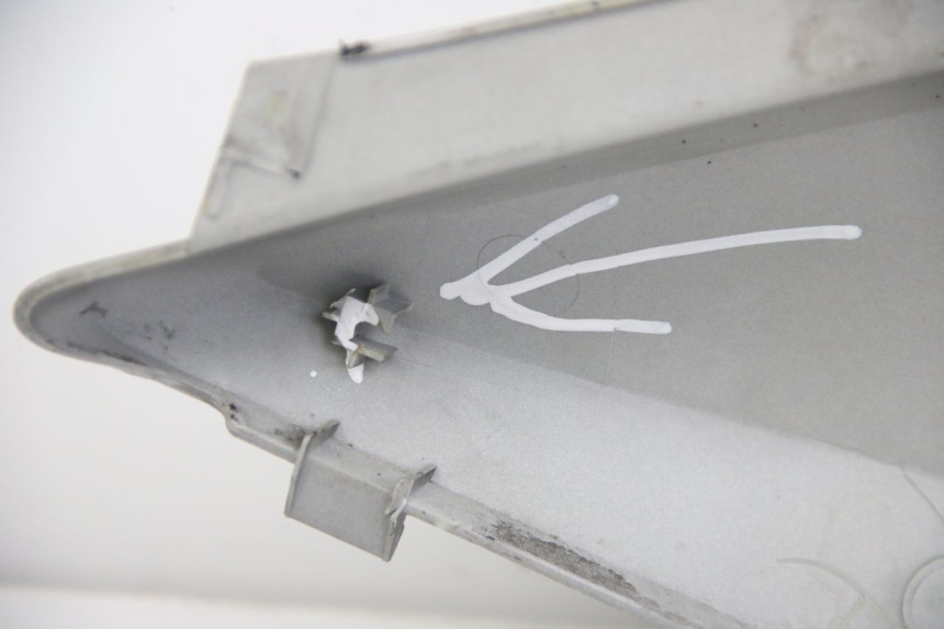 photo de RIGHT REAR SIDE PANEL KYMCO DINK STREET 125 (2009 - 2014) - Distinctive features