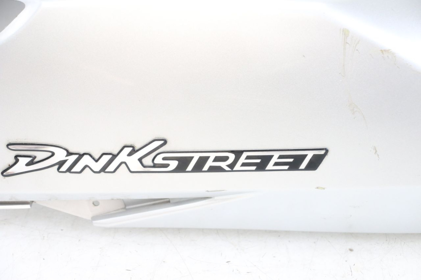 photo de RIGHT REAR SIDE PANEL KYMCO DINK STREET 125 (2009 - 2014) - Surface and material condition