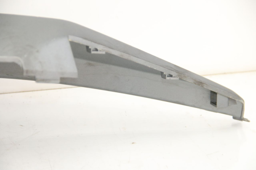 photo de RIGHT REAR SIDE PANEL KYMCO DOWNTOWN ABS 125 (2015 - 2017) - High-resolution close-up