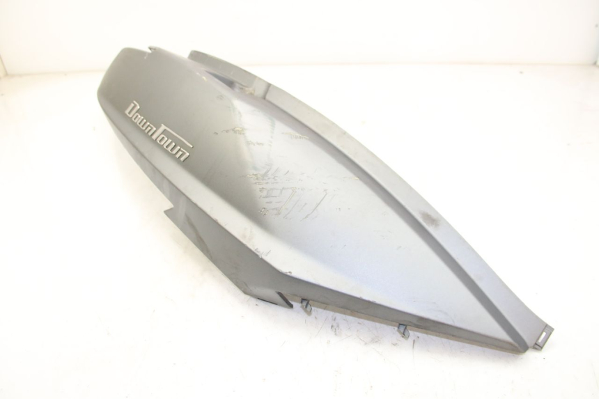 photo de RIGHT REAR SIDE PANEL KYMCO DOWNTOWN ABS 125 (2015 - 2017) - Focus on structure