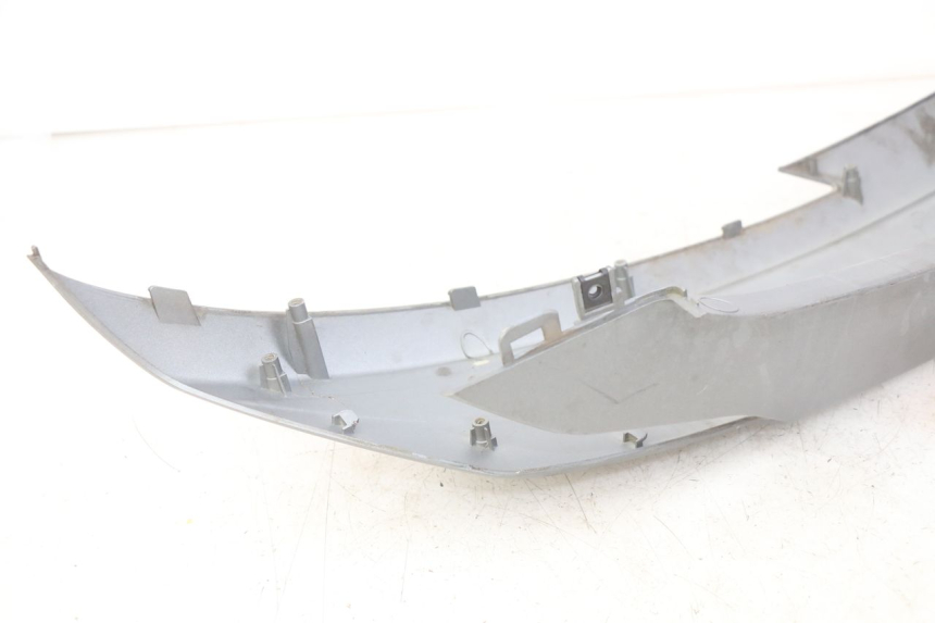 photo de RIGHT REAR SIDE PANEL KYMCO DOWNTOWN ABS 125 (2015 - 2017) - Zoom on usage condition