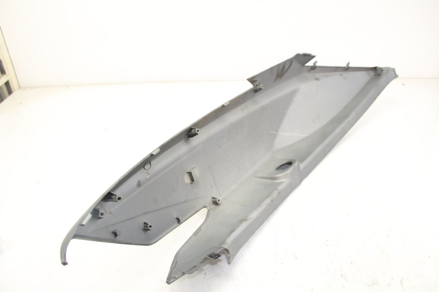 photo de RIGHT REAR SIDE PANEL KYMCO DOWNTOWN ABS 125 (2015 - 2017) - Product overview