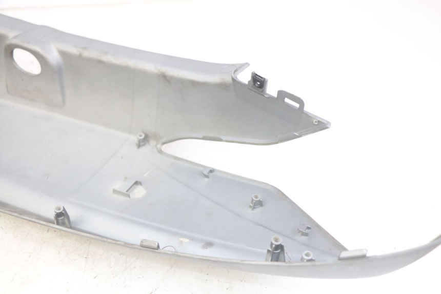 photo de RIGHT REAR SIDE PANEL KYMCO DOWNTOWN ABS 125 (2015 - 2017) - Fixing points details