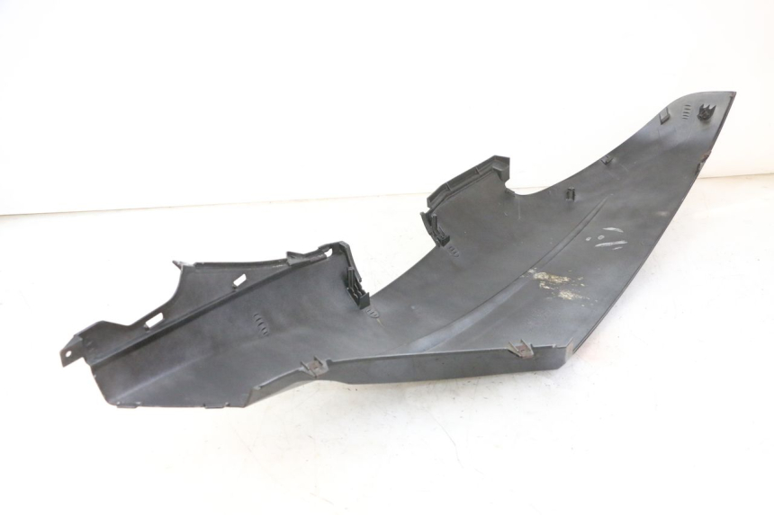 photo de RIGHT REAR SIDE PANEL HONDA FES S-WING SWING ABS 125 (2007 - 2015) - Technical close-up