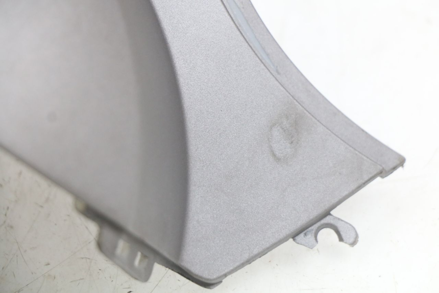 photo de RIGHT REAR SIDE PANEL SYM FIDDLE 3 III 125 (2014 - 2020) - High-resolution close-up