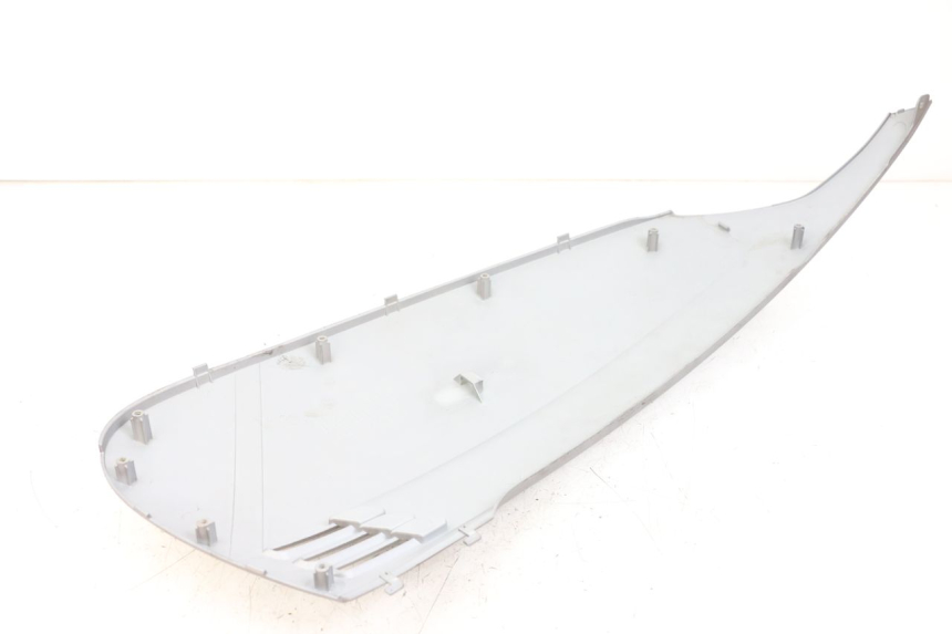 photo de RIGHT REAR SIDE PANEL SYM FIDDLE 3 III 125 (2014 - 2020) - Zoom on usage condition