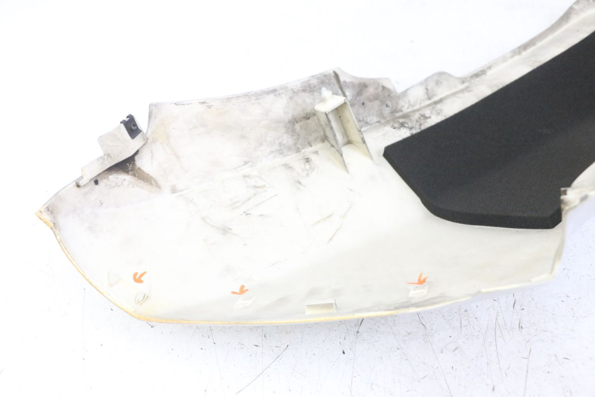 photo de REAR RIGHT PANEL HONDA FJS SILVERWING SILVER WING 600 (2001 - 2010) - Zoom on usage condition