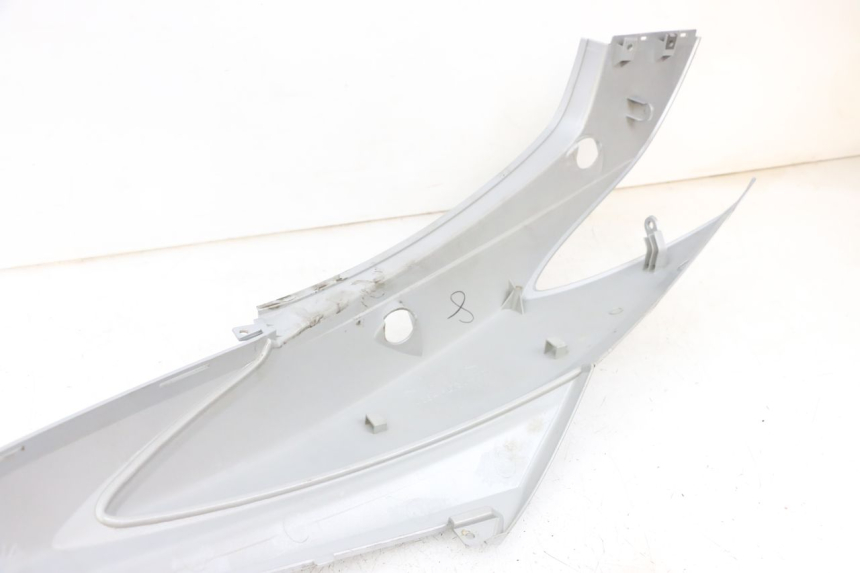 photo de REAR RIGHT PANEL MBK FLAME X 125 (2007 - 2016) - Zoom on usage condition