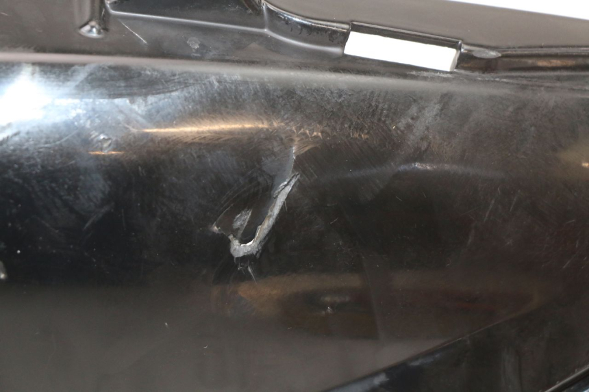 photo de REAR RIGHT PANEL PIAGGIO FLY 2T 50 (2004 - 2017) - Surface and material condition