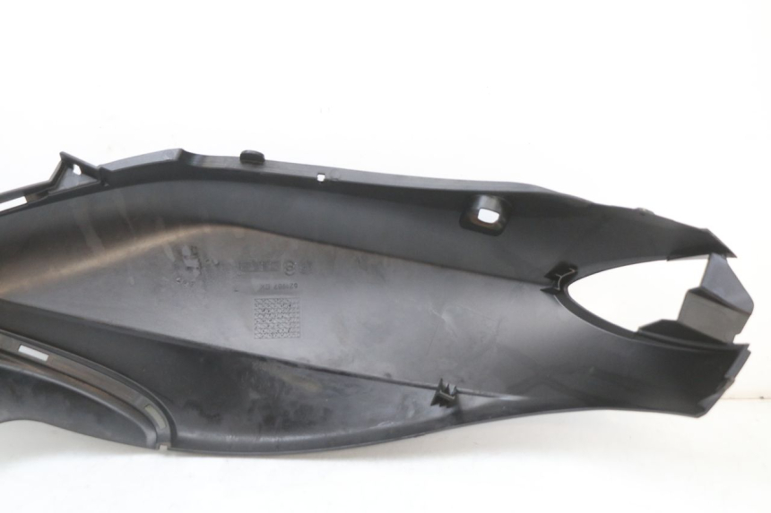 photo de REAR RIGHT PANEL PIAGGIO FLY 2T 50 (2004 - 2017) - Surface and material condition