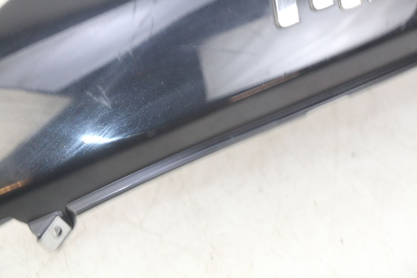 photo de RIGHT REAR SIDE PANEL PIAGGIO FLY 4T 50 (2013 - 2017) - Fixing points details