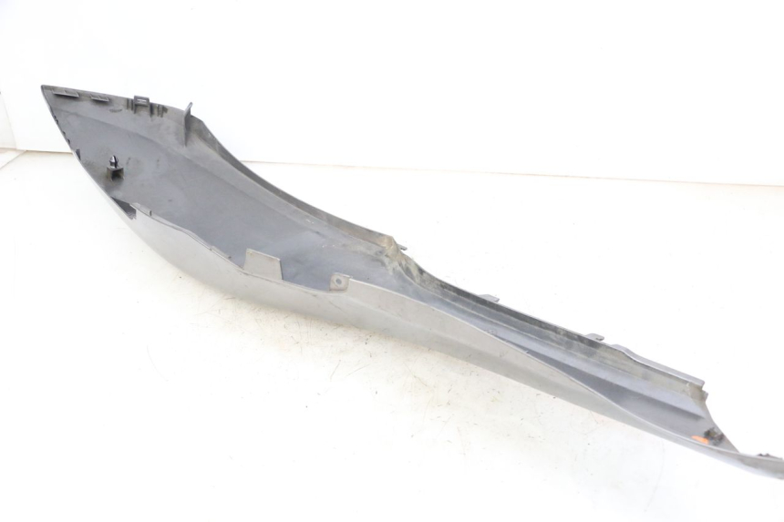 photo de REAR RIGHT PANEL HONDA FORZA ABS 300 (2013 - 2017) - Zoom on usage condition