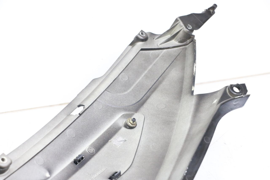 photo de REAR RIGHT PANEL PEUGEOT GEOPOLIS RS 125 (2007 - 2009) - Surface and material condition