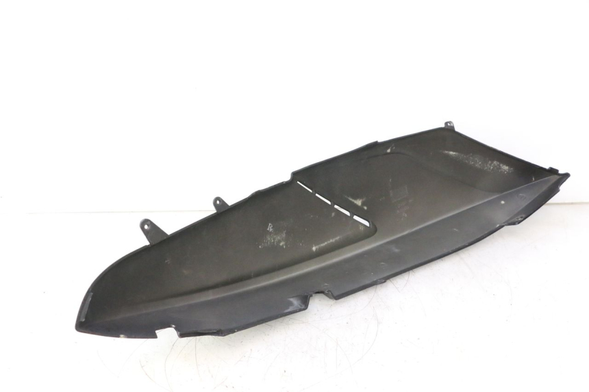 photo de REAR RIGHT PANEL GILERA GP 800 (2007 - 2013) - Distinctive features