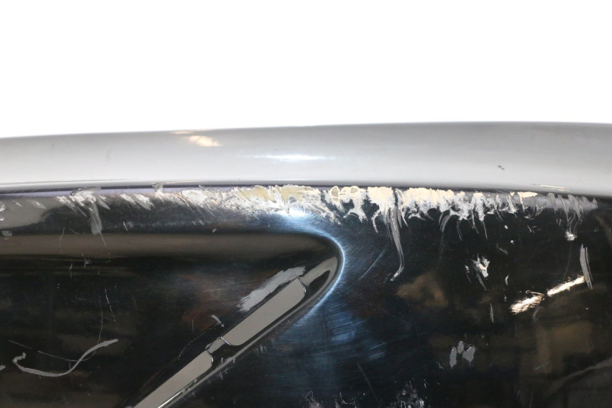 photo de REAR RIGHT PANEL GILERA GP 800 (2007 - 2013) - Zoom on usage condition
