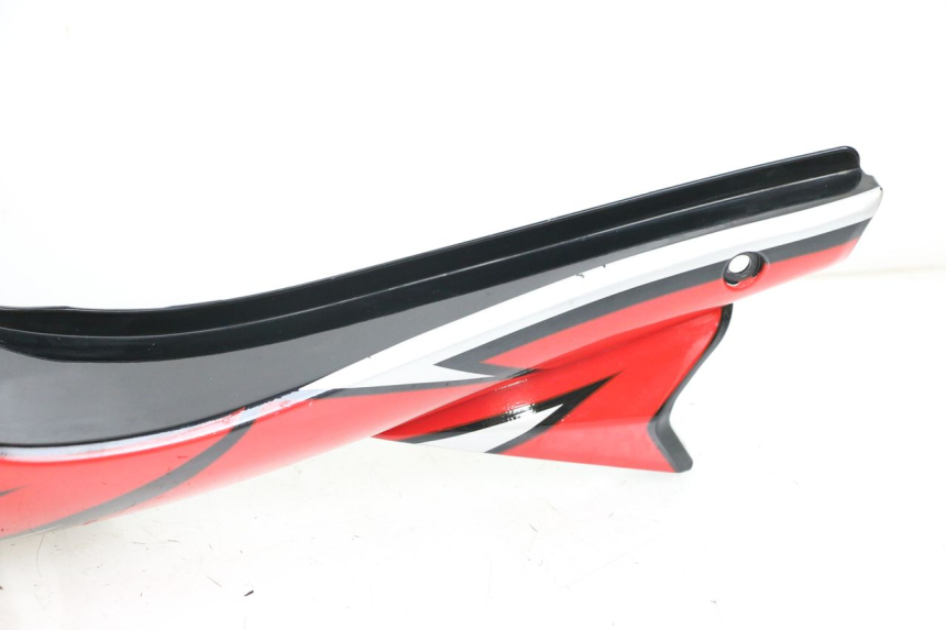 photo de REAR RIGHT PANEL HYOSUNG GTR 125 (2006 - 2008) - Surface and material condition