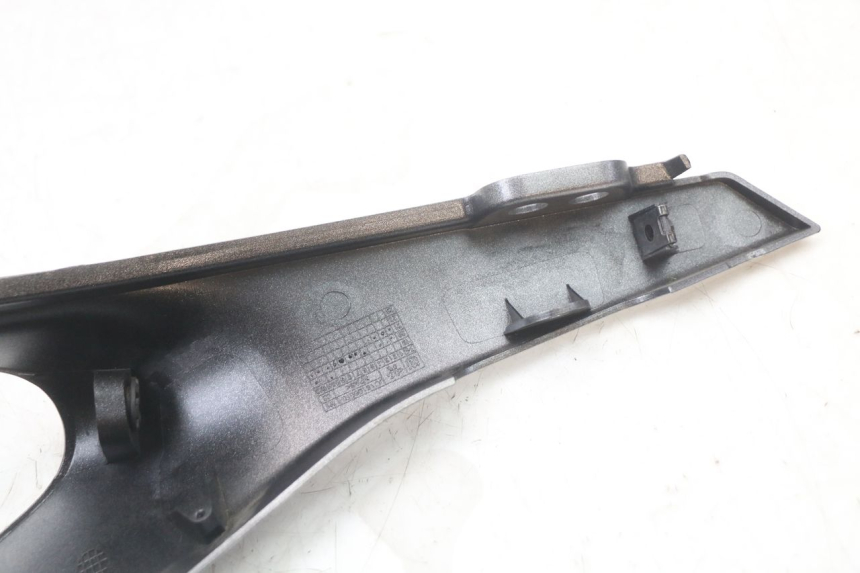 photo de REAR RIGHT PANEL HUSQVARNA SVARTPILEN 401 (2018 - 2023) - Surface and material condition