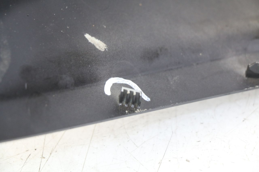 photo de RIGHT REAR SIDE PANEL YAMAHA HW XENTER 125 (2011 - 2017) - Alternative perspective