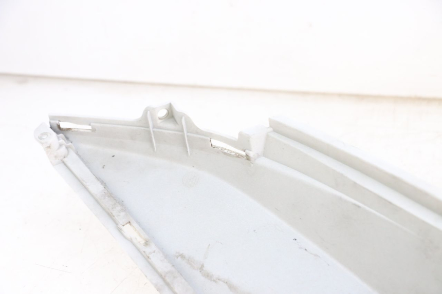 photo de RIGHT REAR SIDE PANEL SYM JET 14 4T 50 (2018 - 2022) - Zoom on usage condition