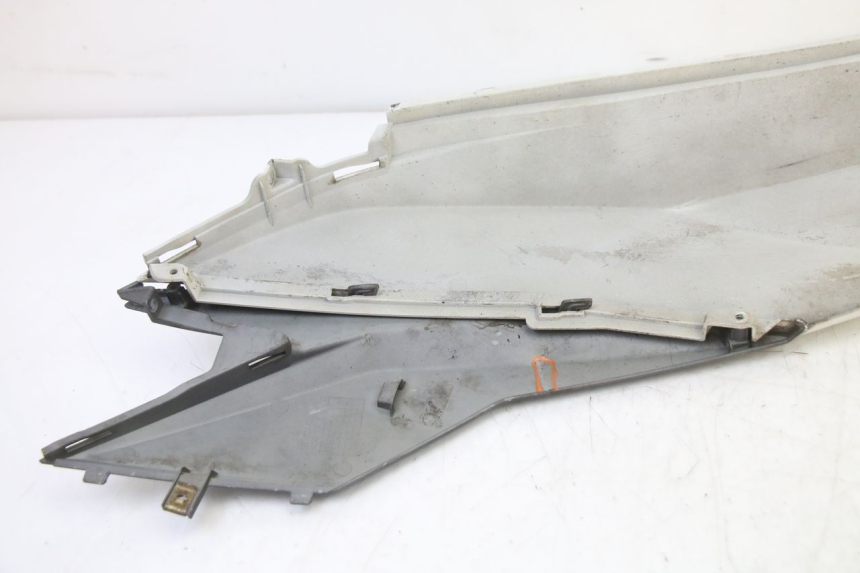 photo de RIGHT REAR SIDE PANEL SYM JET 14 4T 50 (2018 - 2022) - Markings and original references