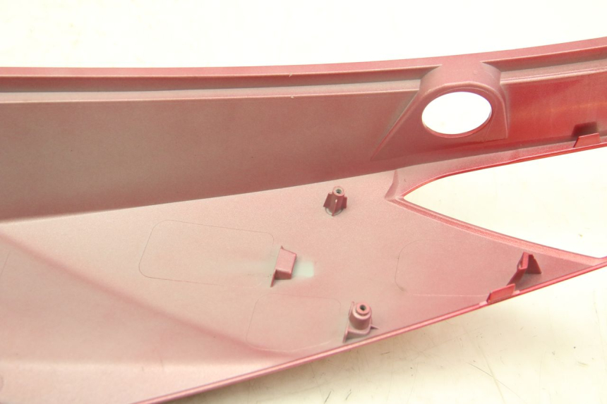 photo de RIGHT REAR SIDE PANEL SYM JET 4 4T 50 (2018 - 2021) - Distinctive features