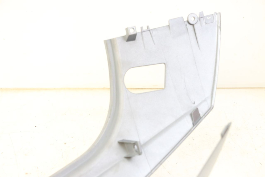 photo de REAR RIGHT PANEL SYM JOYMAX 125 (2010 - 2017) - Alternative perspective
