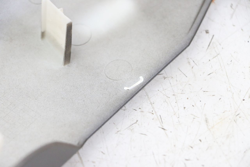 photo de REAR RIGHT PANEL KIDEN KD125-G 125 (2018 - 2022) - Zoom on usage condition