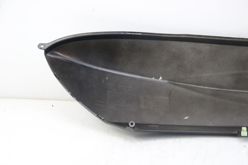 photo de RIGHT REAR SIDE PANEL PEUGEOT KISBEE 4T 50 (2018 - 2022) - Zoom on usage condition
