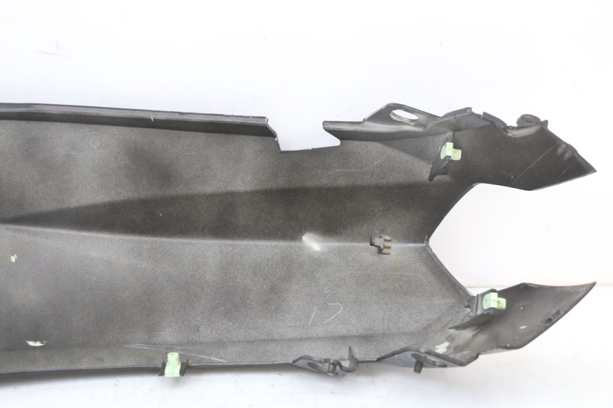 photo de RIGHT REAR SIDE PANEL PEUGEOT KISBEE 4T 50 (2018 - 2022) - Fixing points details
