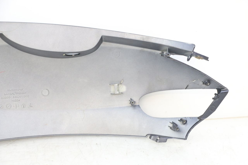 photo de REAR RIGHT PANEL KYMCO GRAND DINK 125 (2008 - 2014) - Technical close-up