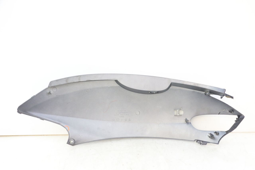 photo de REAR RIGHT PANEL KYMCO GRAND DINK 125 (2008 - 2014) - Fixing points details