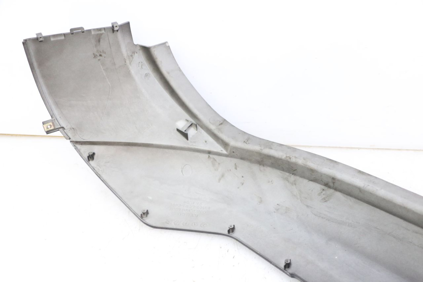 photo de REAR RIGHT PANEL KYMCO PEOPLE S 125 (2000 - 2008) - Alternative perspective