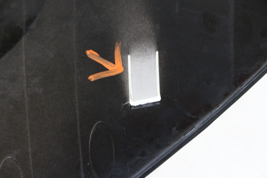 photo de REAR RIGHT PANEL KYMCO PEOPLE S 125 (2000 - 2008) - Fixing points details