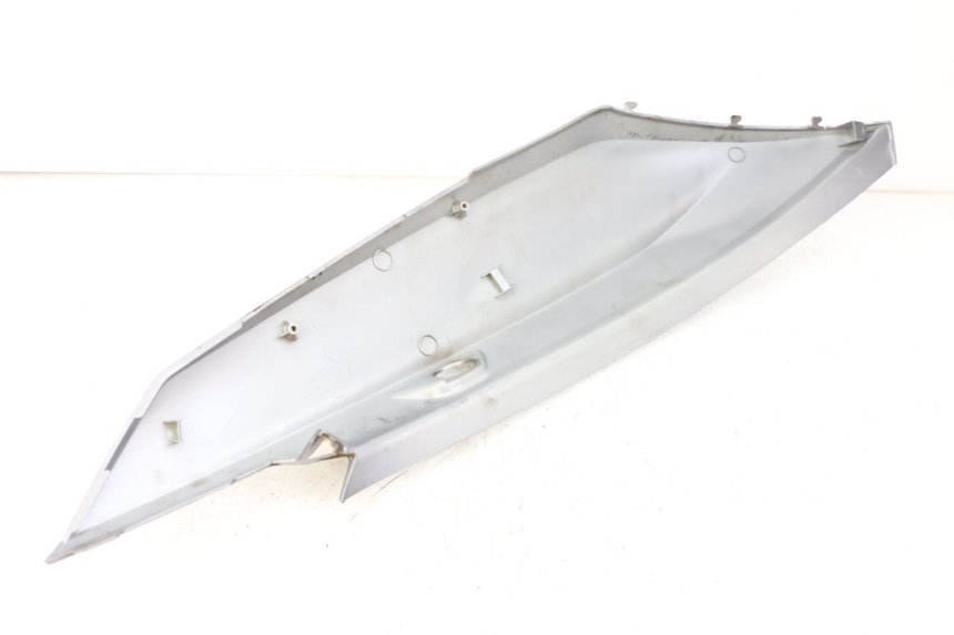 photo de RIGHT REAR SIDE PANEL KYMCO X-TOWN XTOWN 125 (2016 - 2021) - Technical close-up