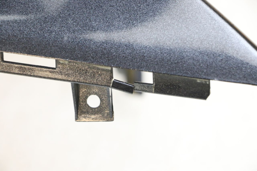 photo de REAR RIGHT PANEL KYMCO XCITING 500 (2007 - 2010) - Distinctive features