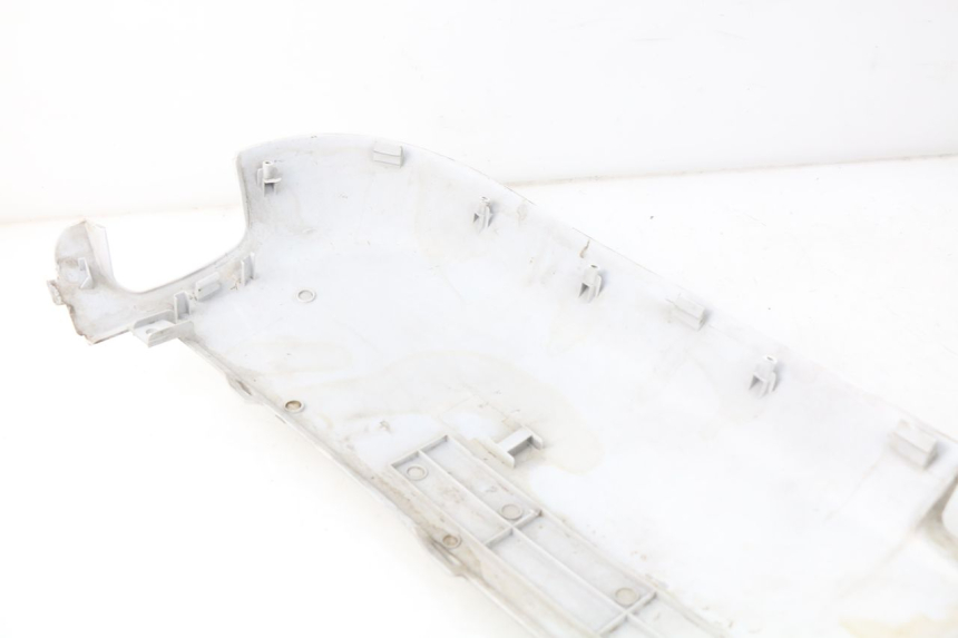 photo de REAR RIGHT PANEL KYMCO LIKE 2T 50 (2009 - 2018) - Zoom on usage condition