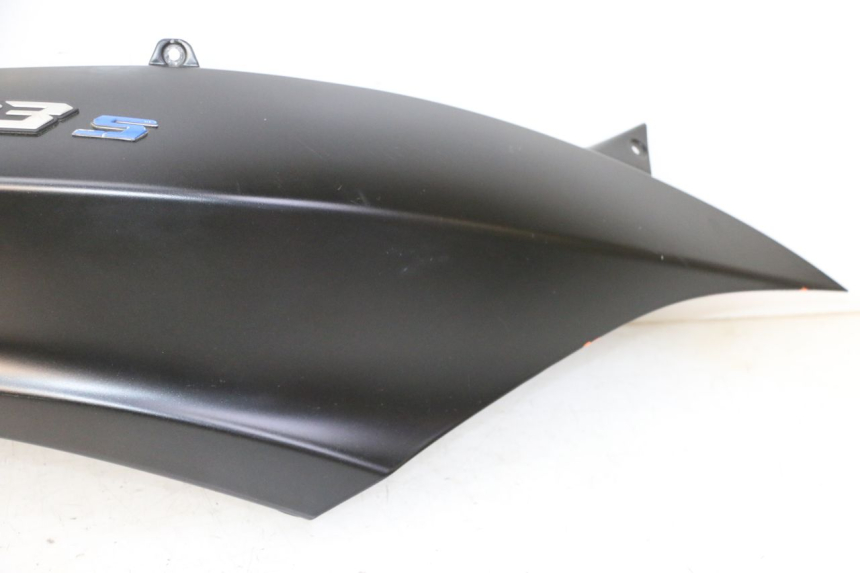 photo de REAR RIGHT PANEL PIAGGIO MP3 HPE 310 (2024 - 2025) - High-resolution close-up