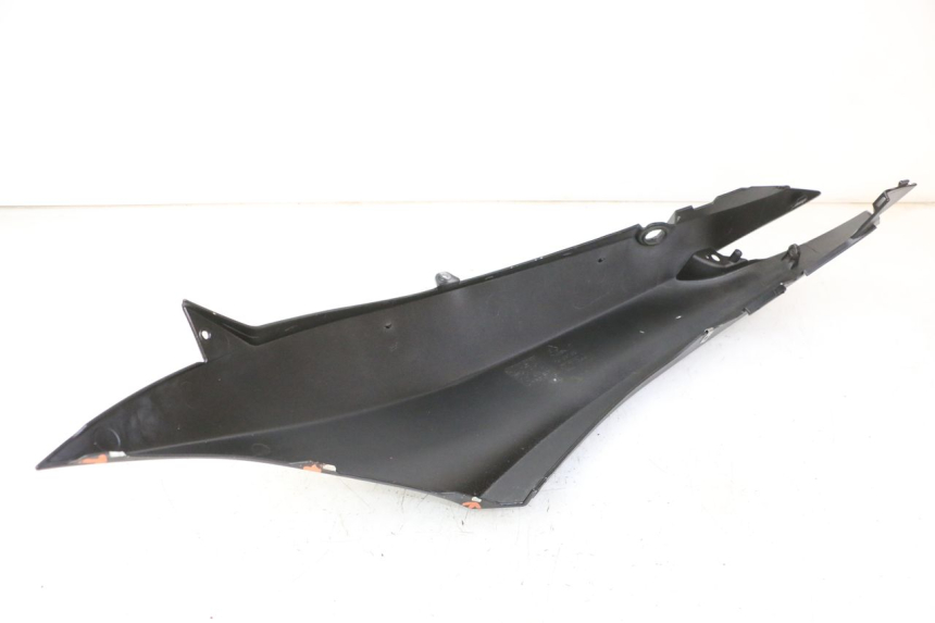 photo de REAR RIGHT PANEL PIAGGIO MP3 HPE 310 (2024 - 2025) - Fixing points details